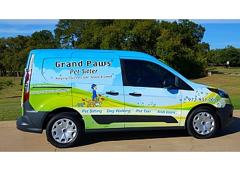 GRAND PAWS PET SITTER